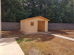 Suite du montage d'un cabanon de jardin